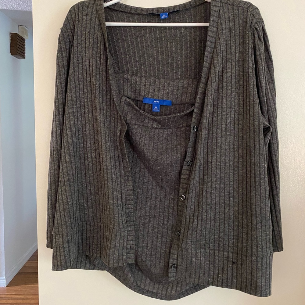 2-piece sweater set, size XL